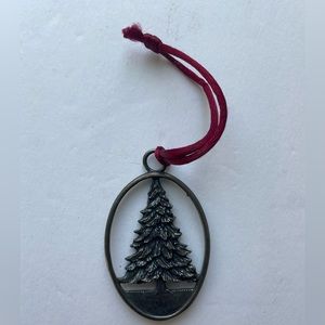 Vintage Seagull pewter Christmas tree ornament. Signed by Etain Zinn.